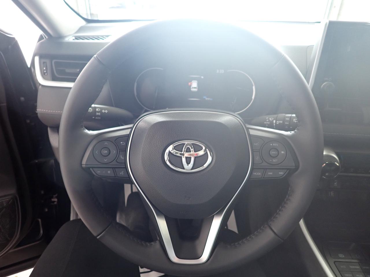 2025 Toyota RAV4 XLE AWD LEATHER SUNROOF Photo