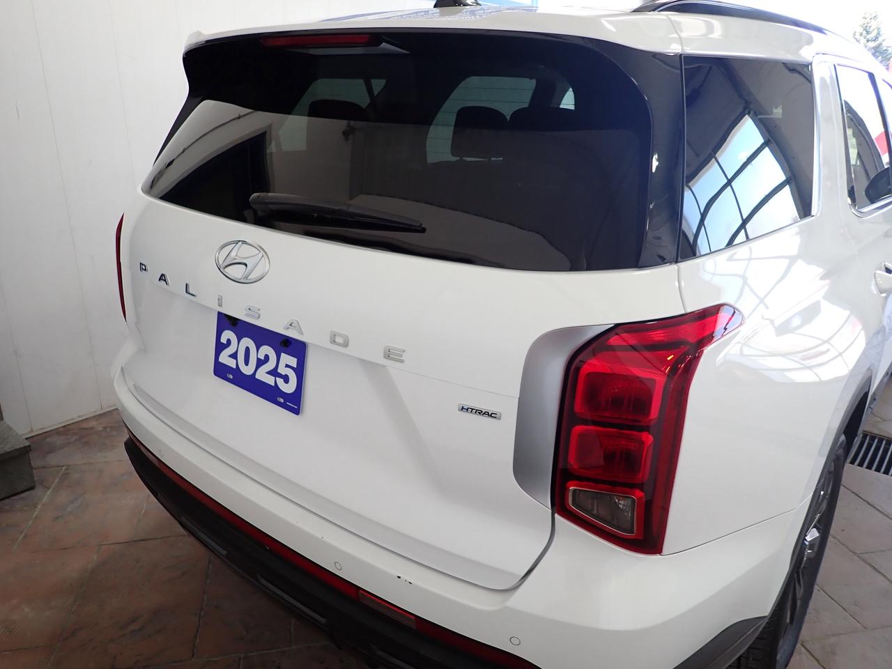 2025 Hyundai PALISADE Urban 7-PASS AWD LEATHER NAVI SUNROOF Photo