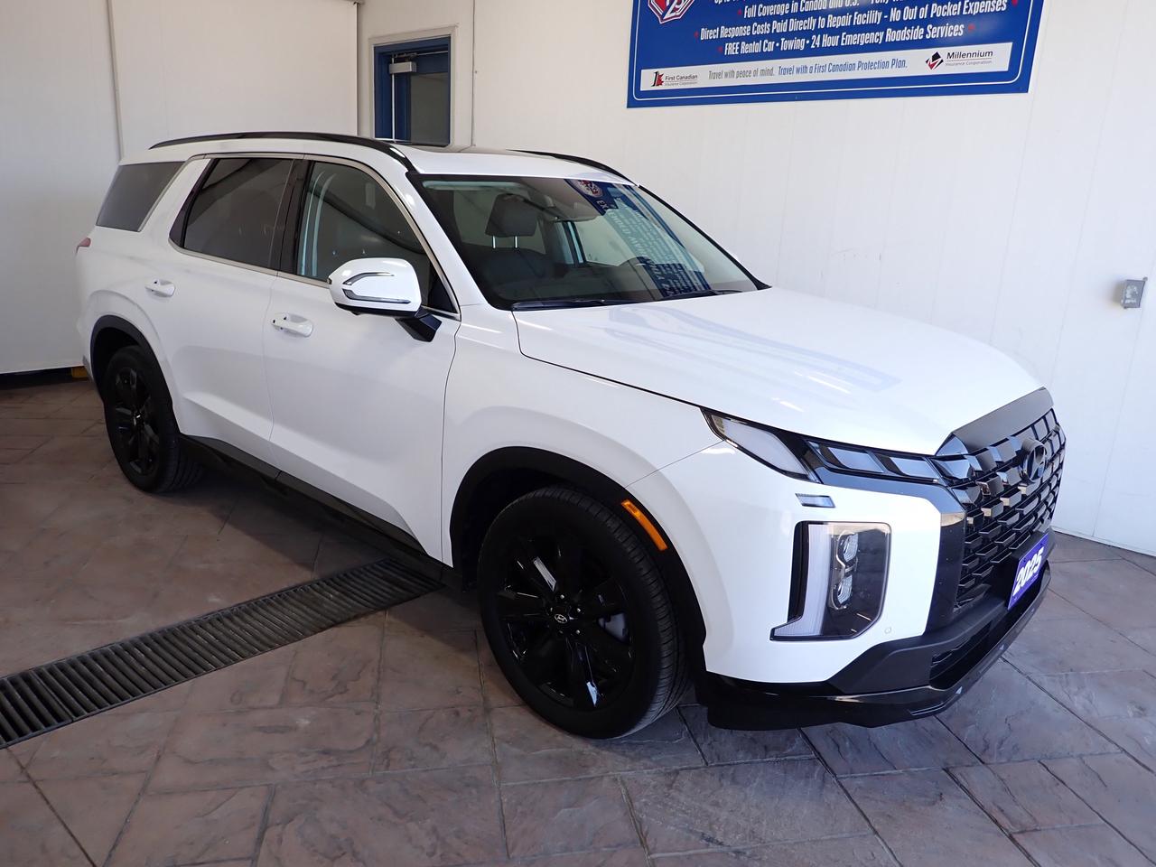 2025 Hyundai PALISADE Urban 7-PASS AWD LEATHER NAVI SUNROOF Photo