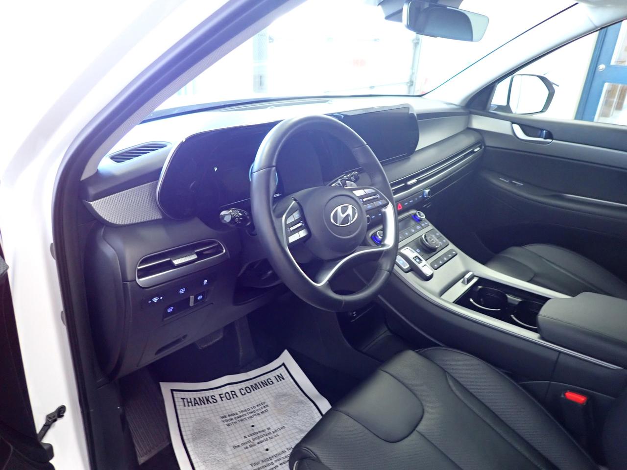 2025 Hyundai PALISADE Urban 7-PASS AWD LEATHER NAVI SUNROOF Photo