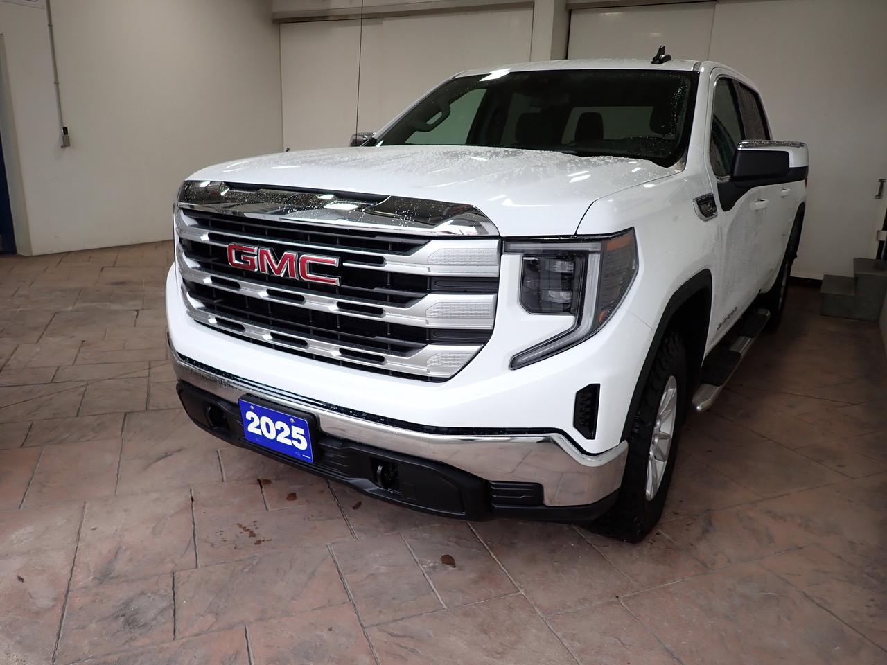 2025 GMC Sierra 1500 SLE 4WD Crew Cab Photo