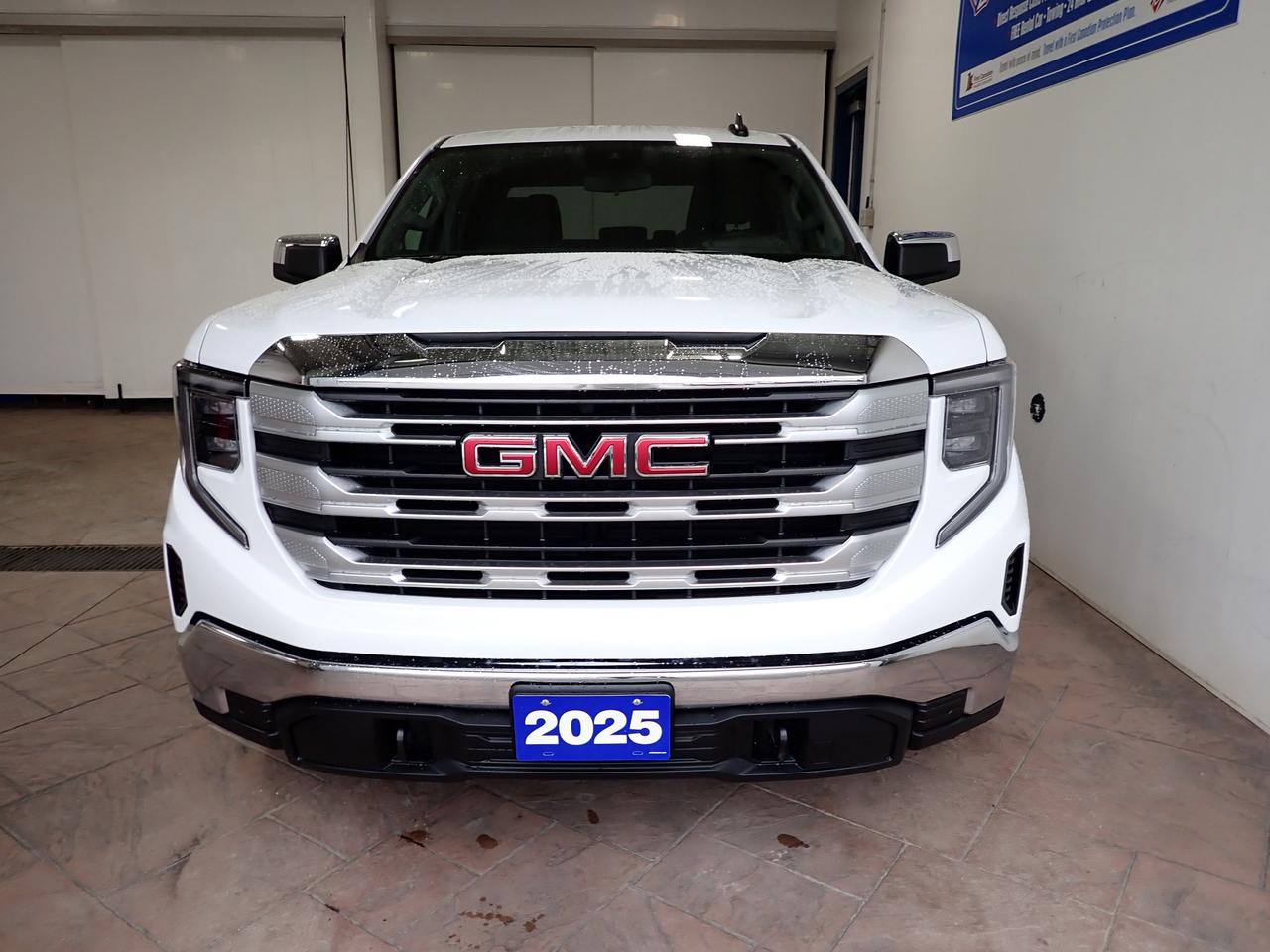 2025 GMC Sierra 1500 SLE 4WD Crew Cab Photo