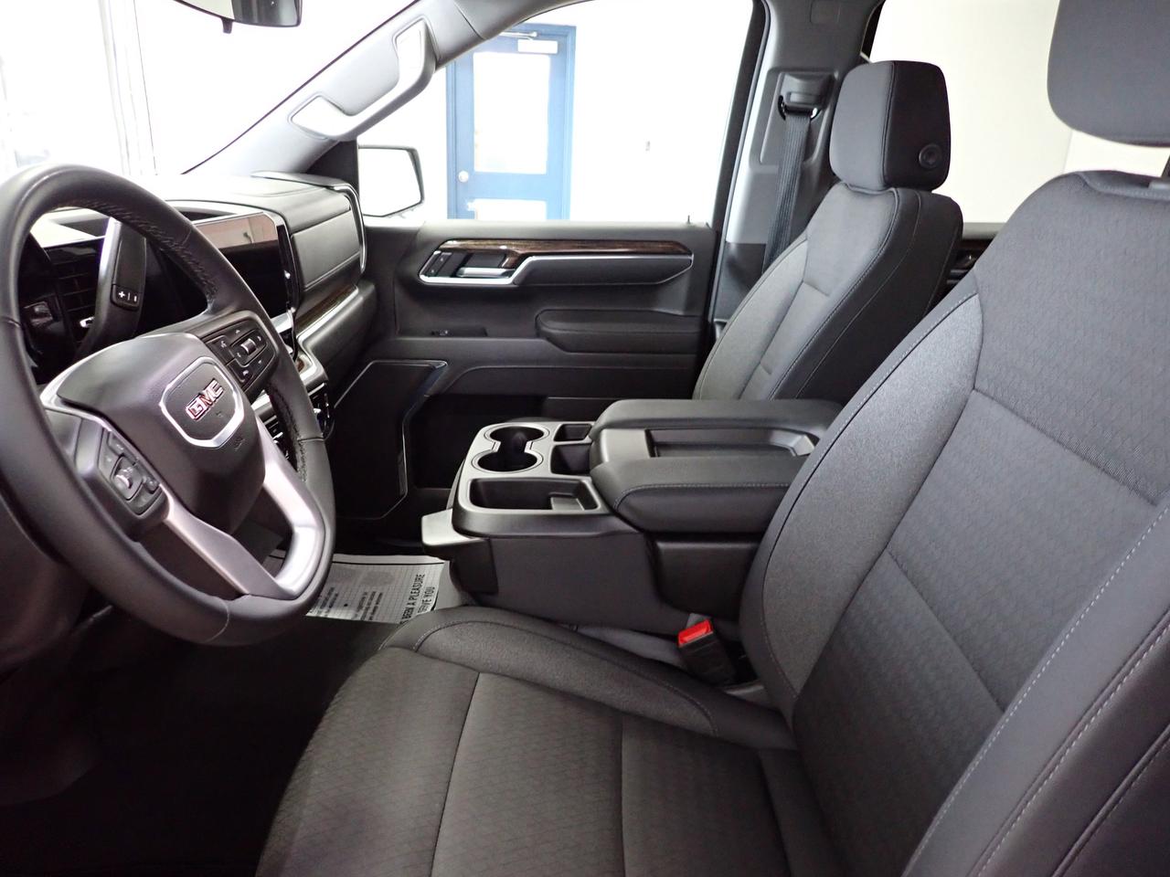 2025 GMC Sierra 1500 SLE 4WD CREW CAB 5.8 BOX Photo