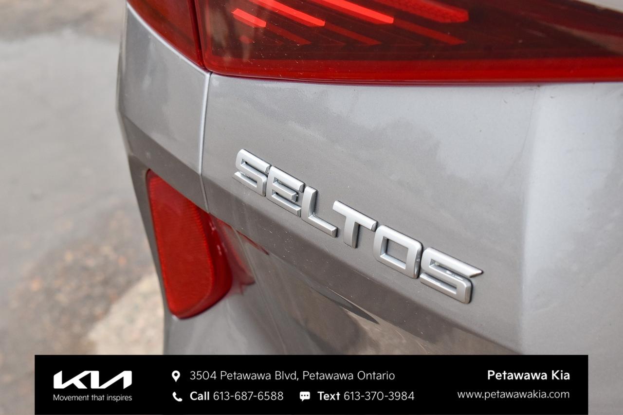 2022 Kia Seltos SX Turbo w/Burgundy Interior 4dr All-Wheel Drive Photo