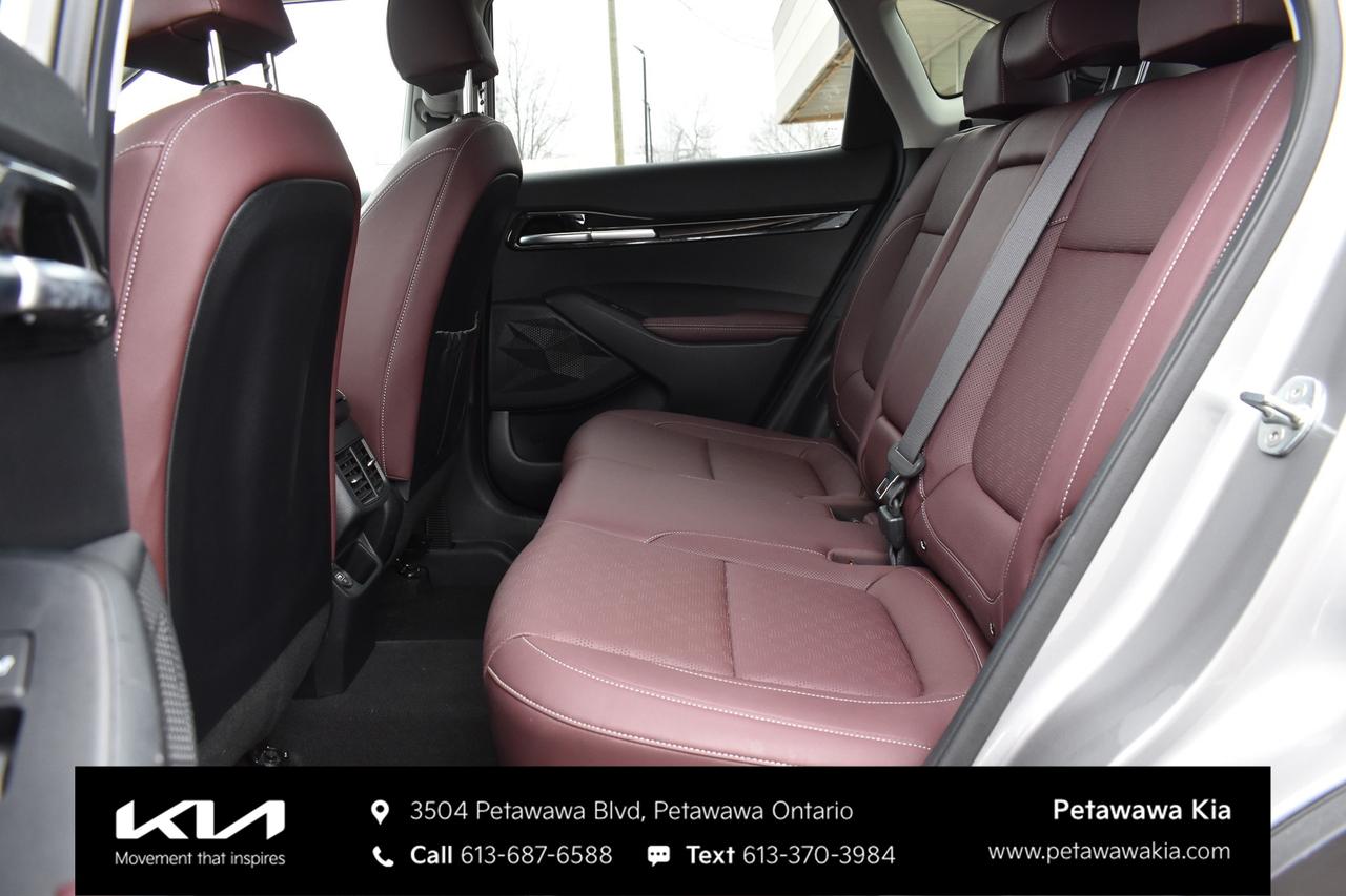 2022 Kia Seltos SX Turbo w/Burgundy Interior 4dr All-Wheel Drive Photo