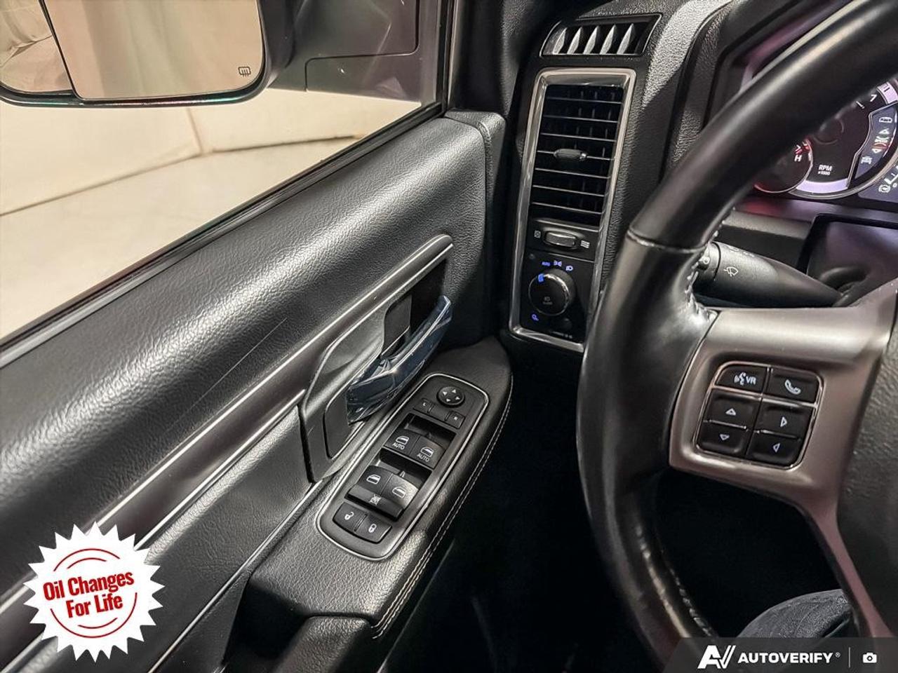 2021 RAM 1500 Classic WARLOCK 4X4 CREW CAB 5'7" BOX Photo