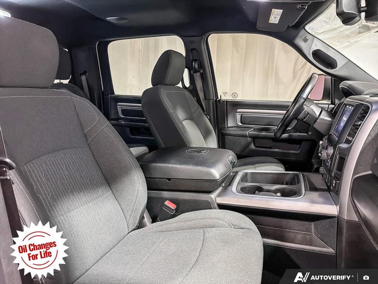 2021 RAM 1500 Classic WARLOCK 4X4 CREW CAB 5'7" BOX Photo