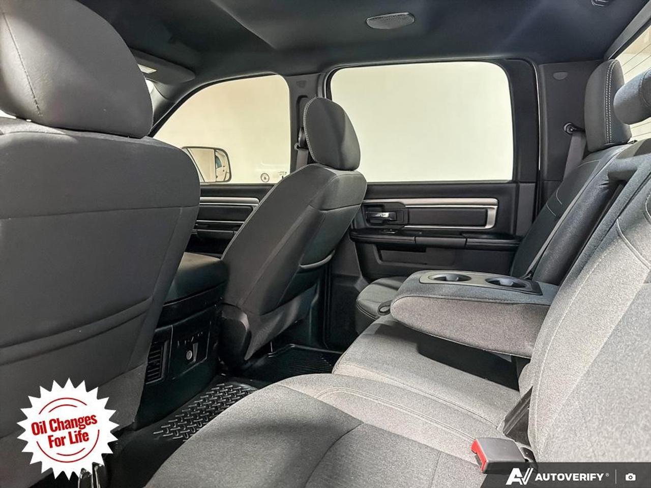 2021 RAM 1500 Classic WARLOCK 4X4 CREW CAB 5'7" BOX Photo