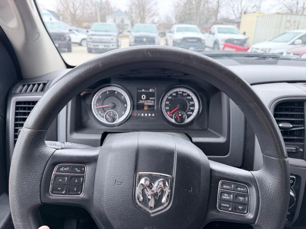 2019 RAM 1500 Classic EXPRESS 4X4 CREW CAB 5'7" BOX Photo