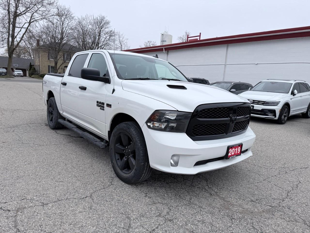 2019 RAM 1500 Classic EXPRESS 4X4 CREW CAB 5'7" BOX Photo