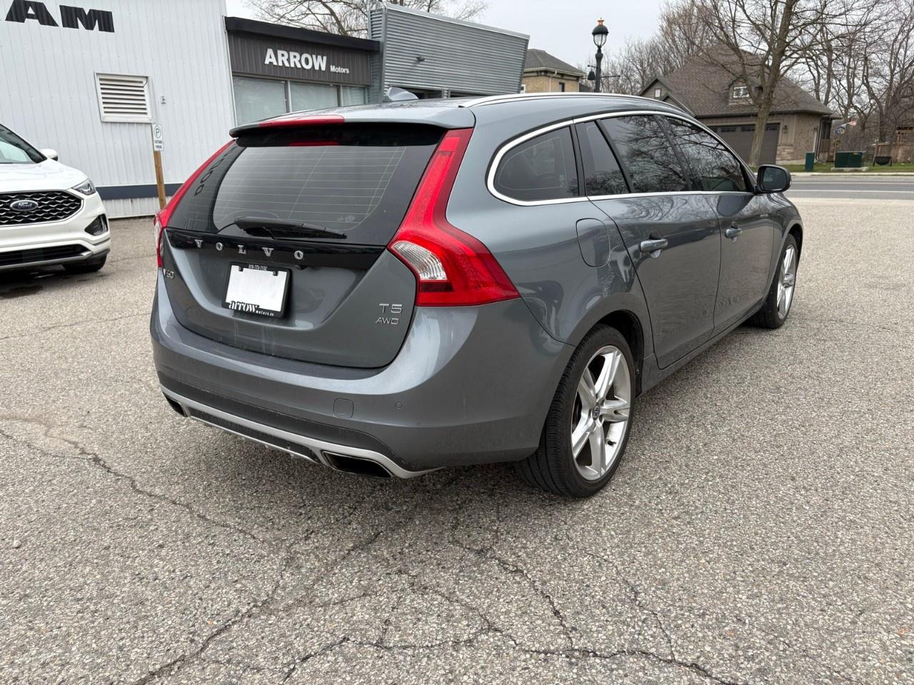 2017 Volvo V60 4dr Wgn T5 Special Edition Premier AWD Photo4
