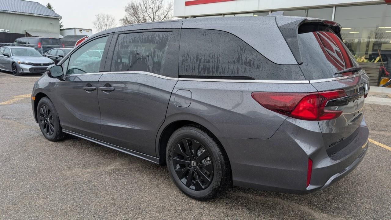 2026 Honda Odyssey Sport-L Passenger Van Photo2
