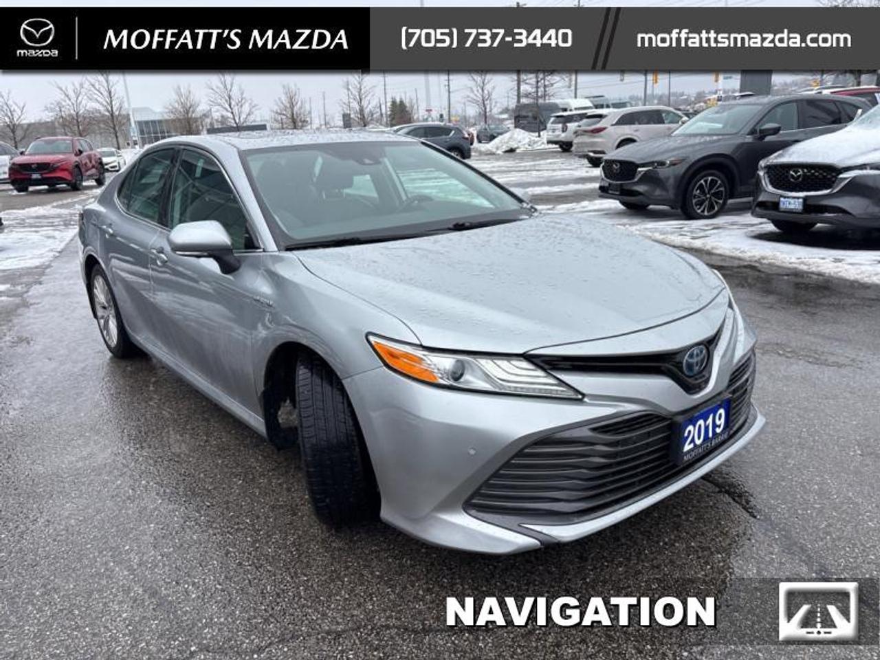 2019 Toyota Camry HYBRID XLE Photo