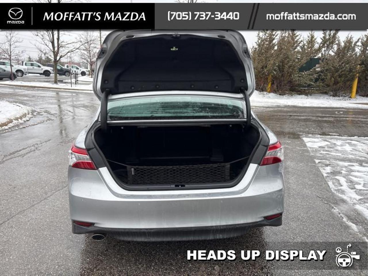 2019 Toyota Camry HYBRID XLE Photo