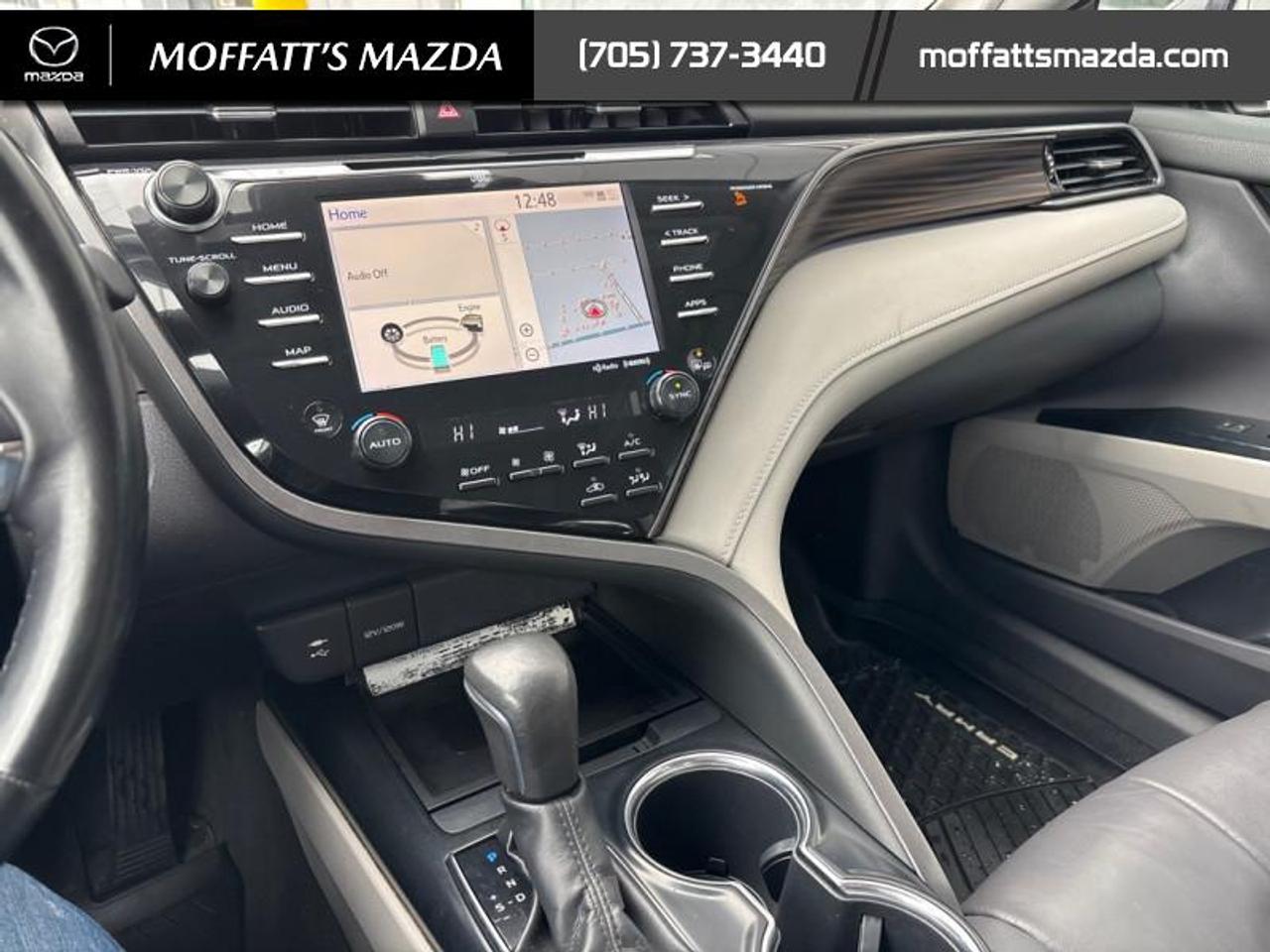 2019 Toyota Camry HYBRID XLE Photo