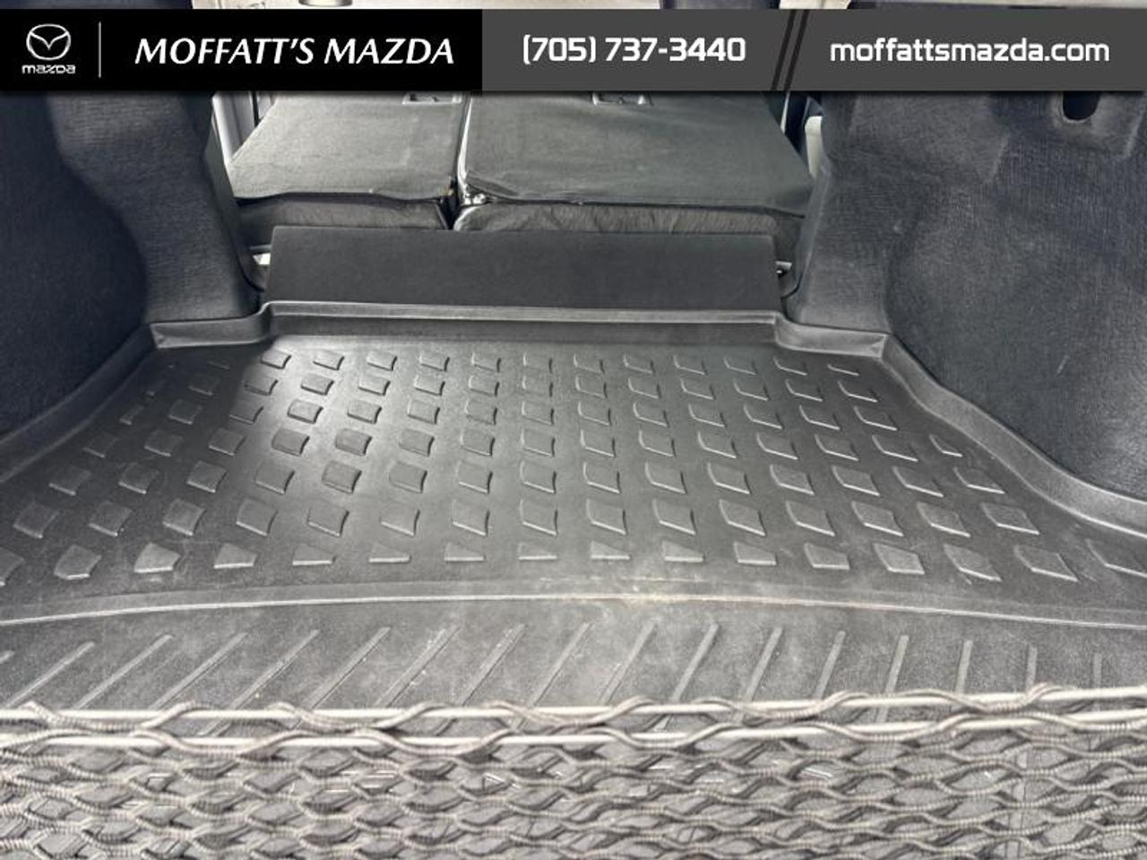 2019 Toyota Camry HYBRID XLE Photo