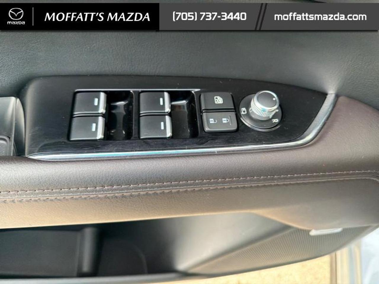 2022 Mazda CX-5 Signature Photo