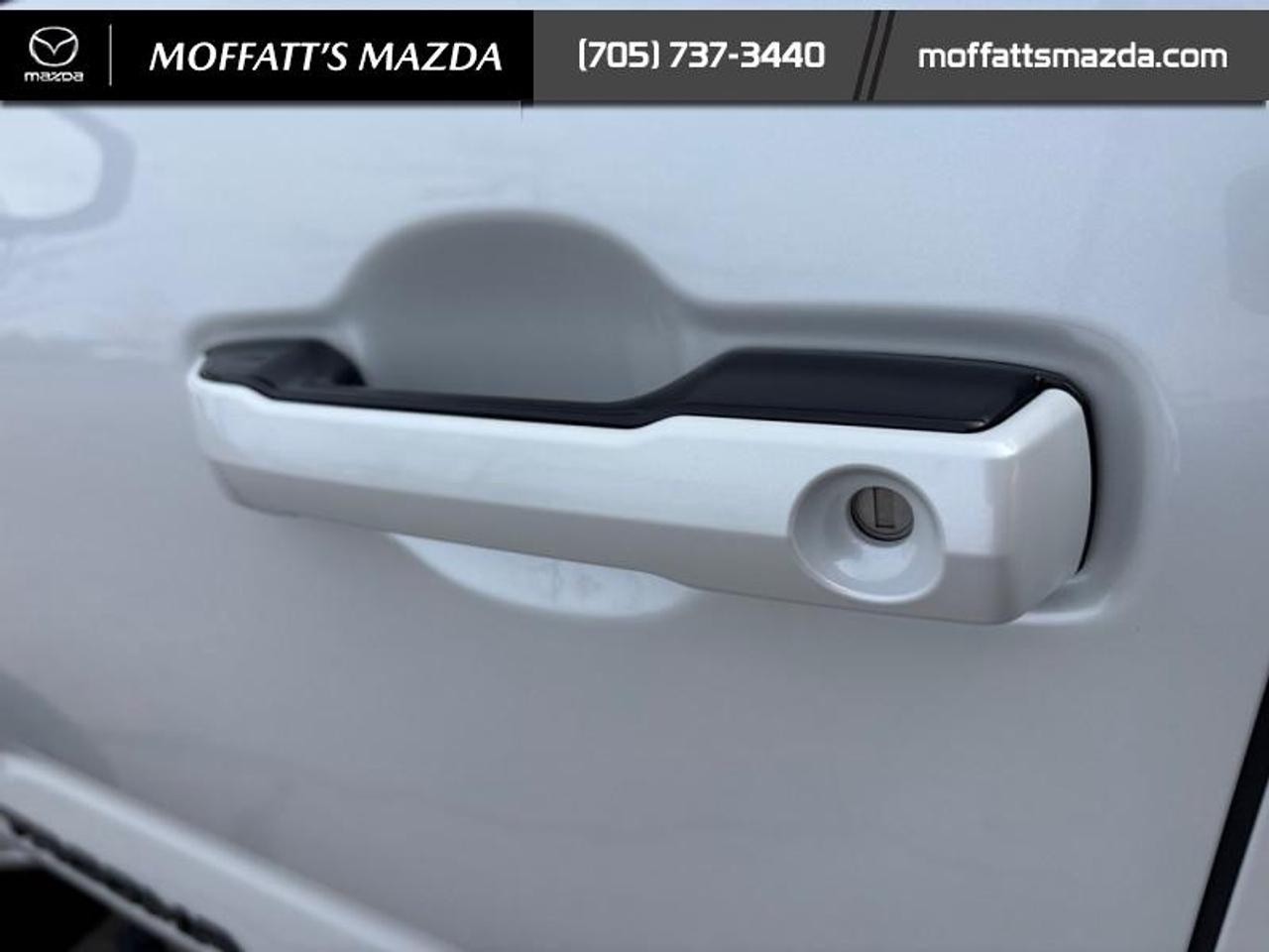 2025 Toyota Tacoma 4X4 Double Cab at Photo