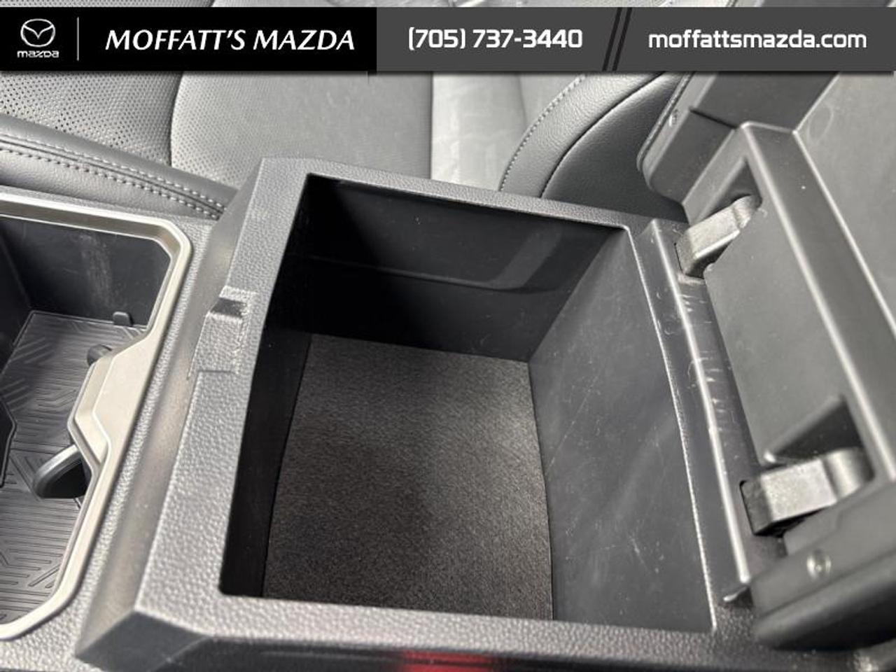 2025 Toyota Tacoma 4X4 Double Cab at Photo