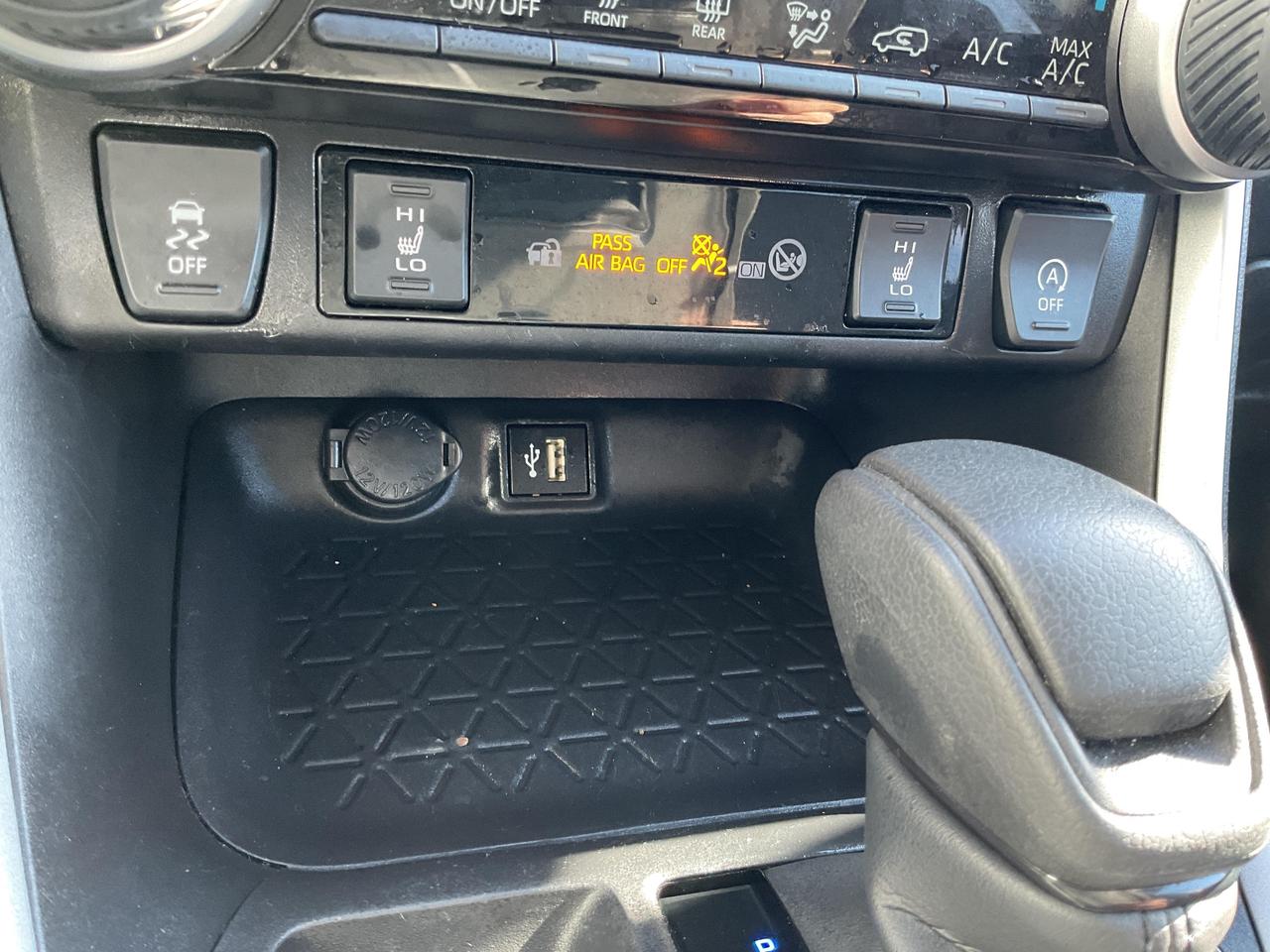 2024 Toyota RAV4 LE 4dr All-wheel Drive Photo