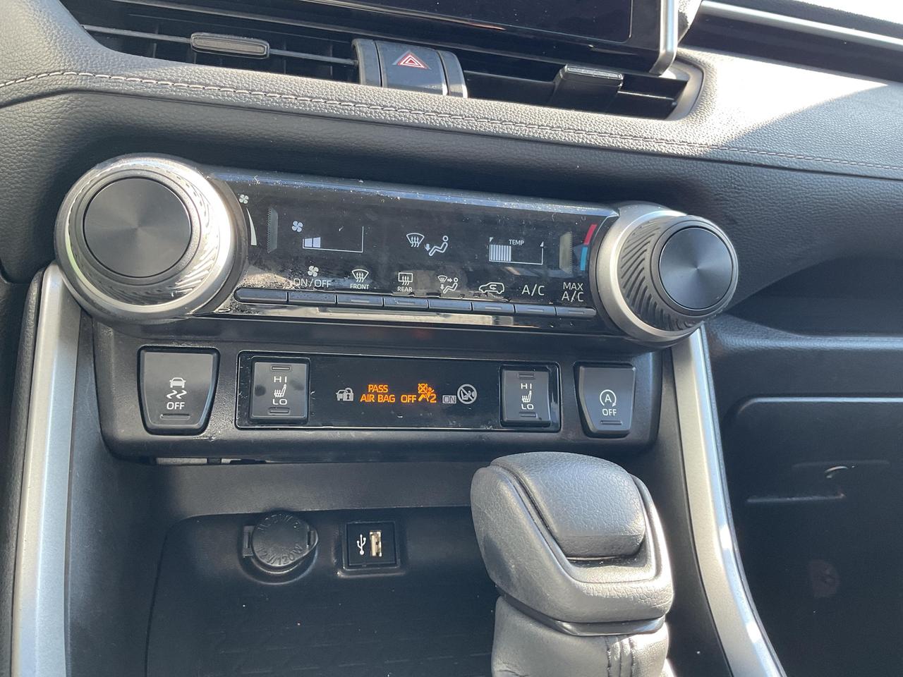 2024 Toyota RAV4 LE 4dr All-wheel Drive Photo