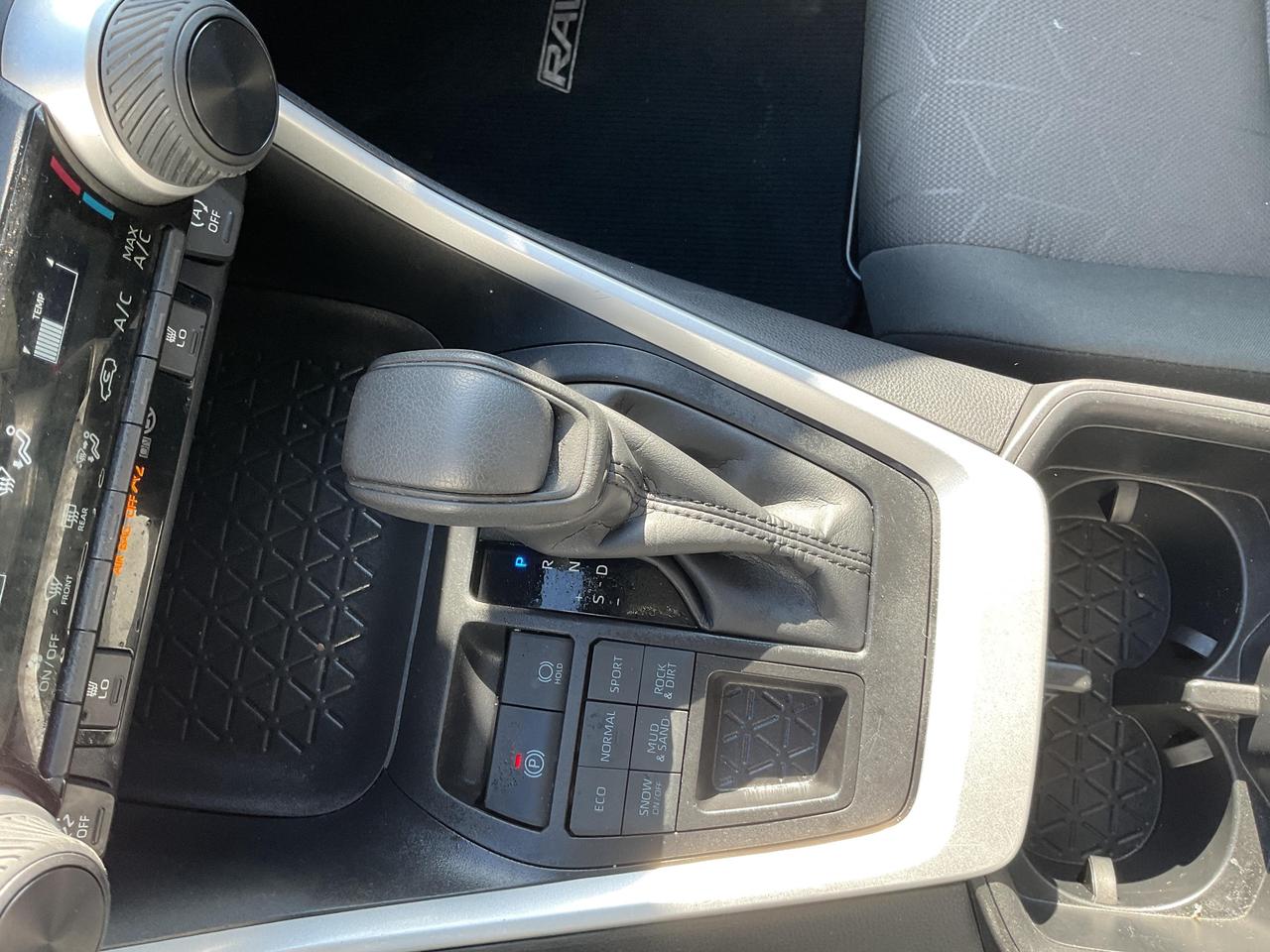 2024 Toyota RAV4 LE 4dr All-wheel Drive Photo