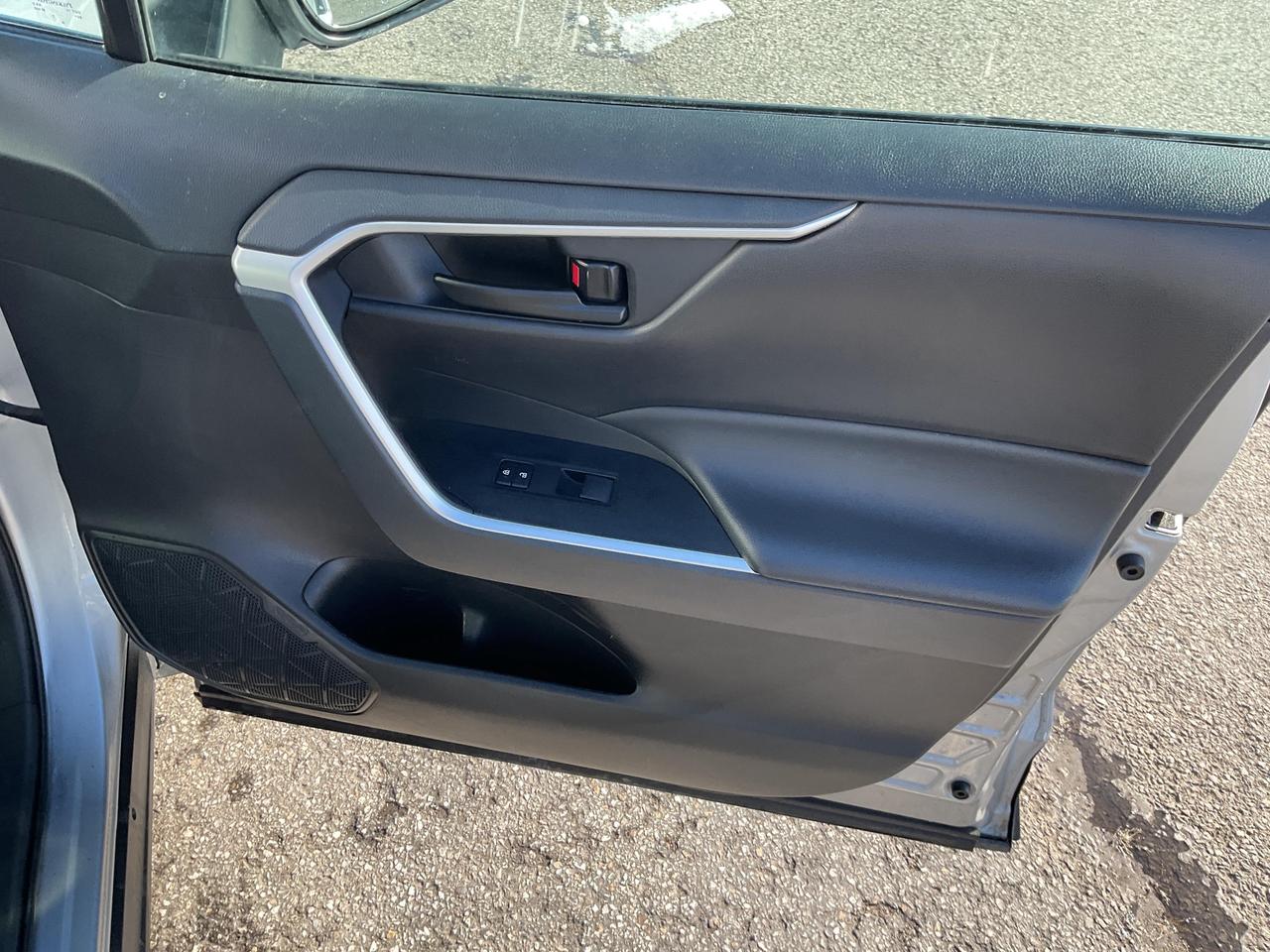 2024 Toyota RAV4 LE 4dr All-wheel Drive Photo