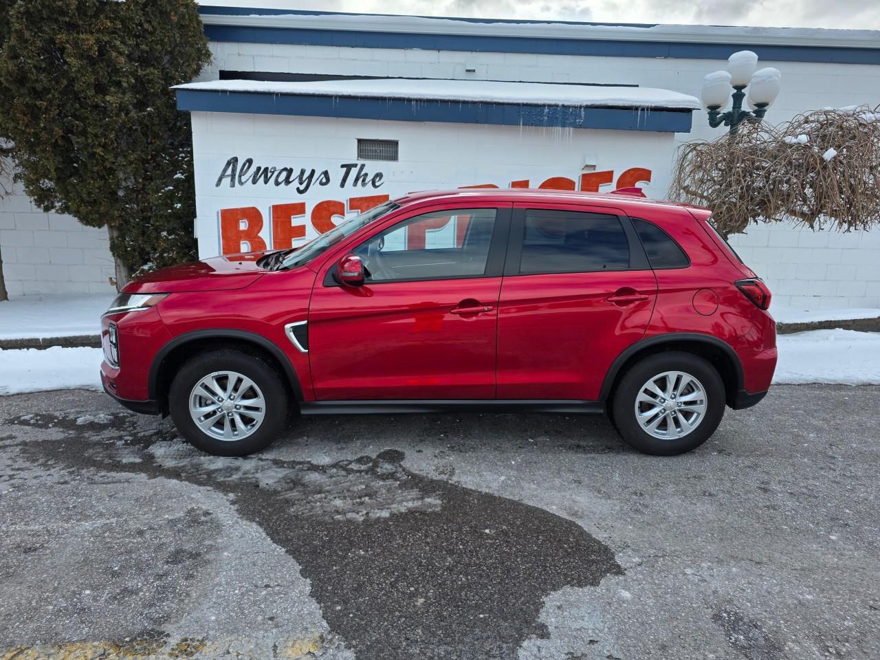 2023 Mitsubishi RVR SE 4dr Front-wheel Drive Photo