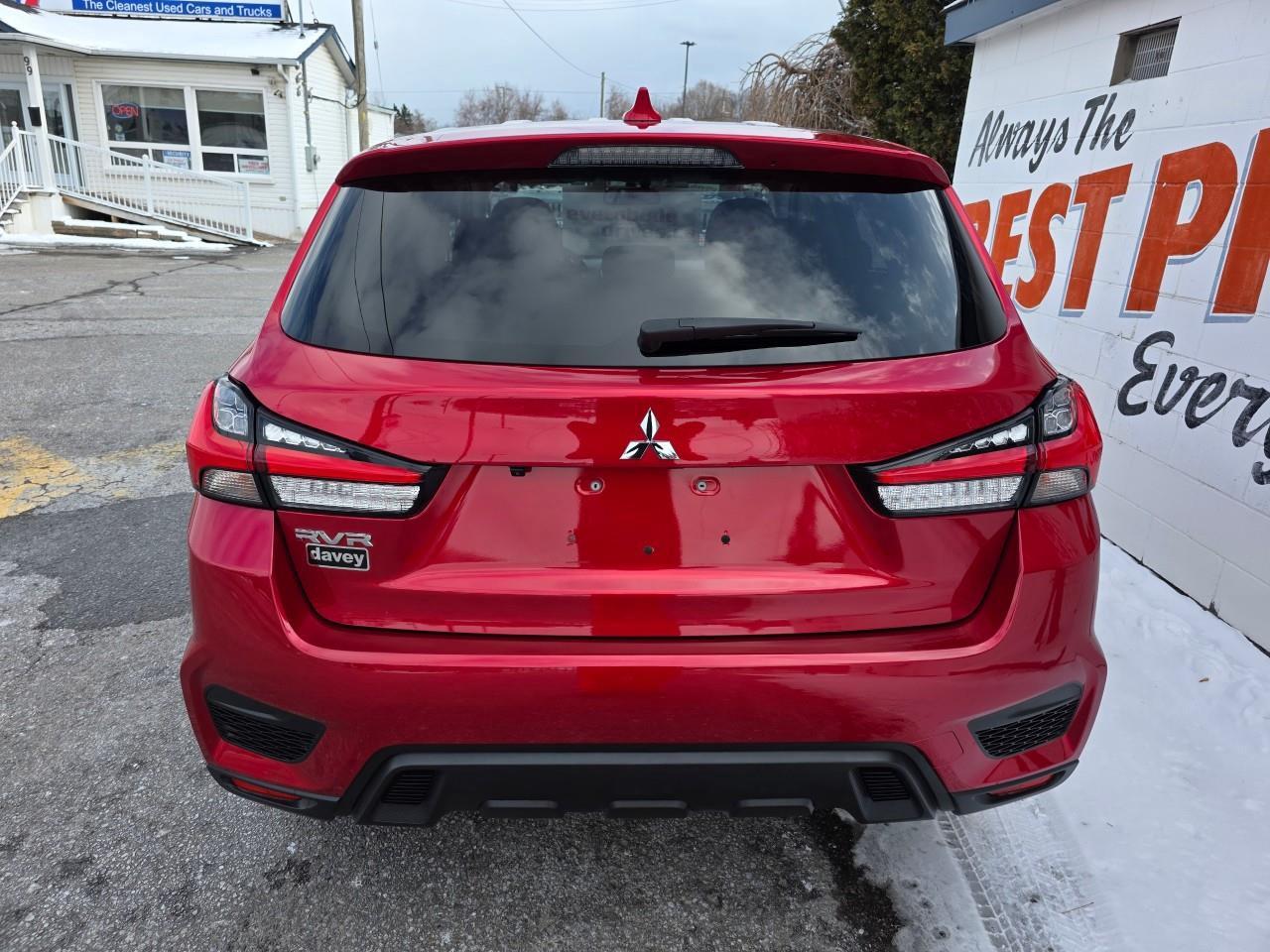 2023 Mitsubishi RVR SE 4dr Front-wheel Drive Photo