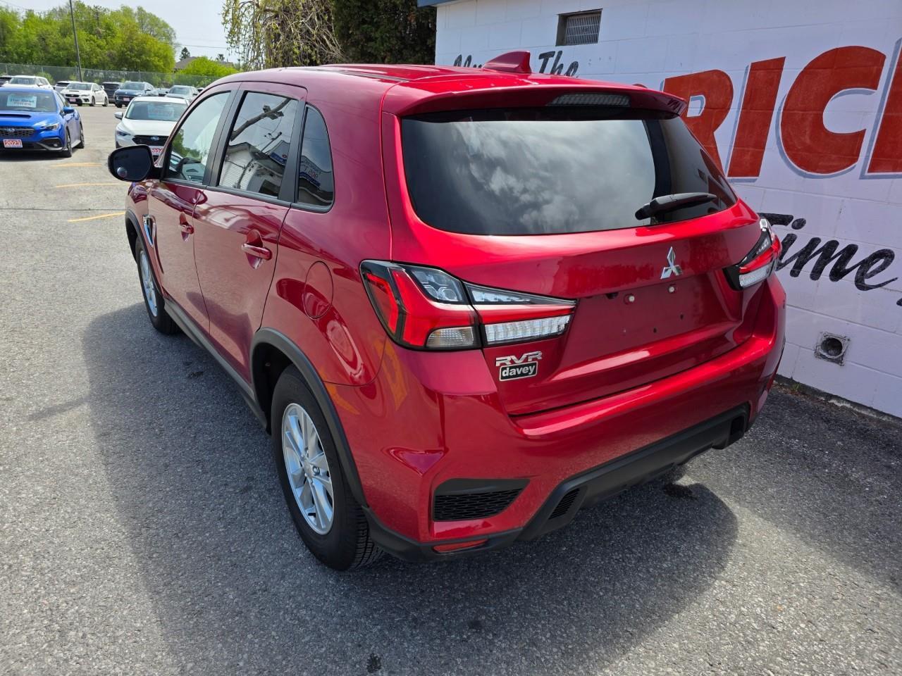 2023 Mitsubishi RVR SE 4dr Front-wheel Drive Photo