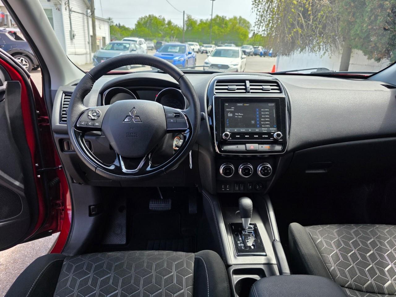 2023 Mitsubishi RVR SE 4dr Front-wheel Drive Photo