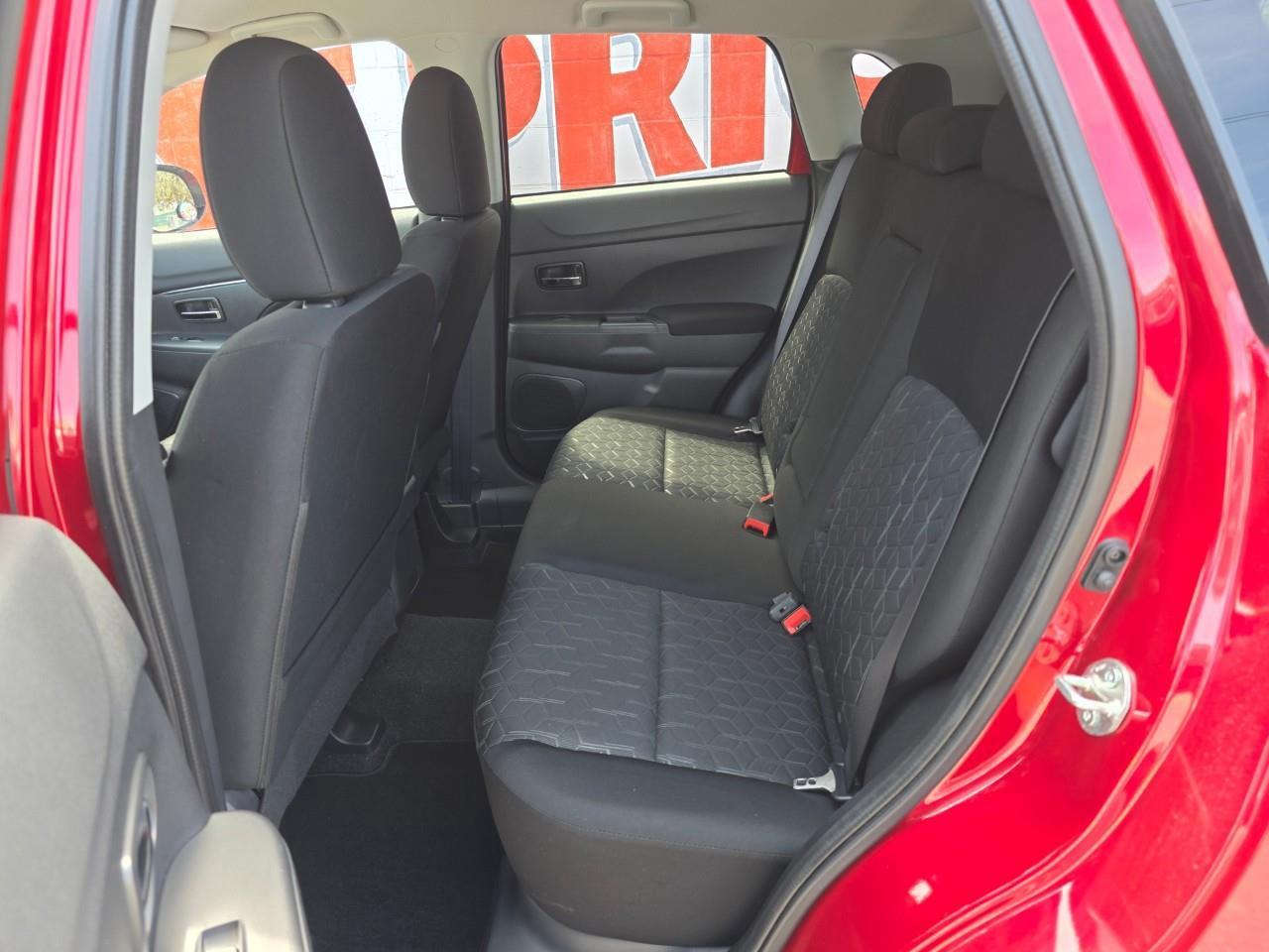 2023 Mitsubishi RVR SE 4dr Front-wheel Drive Photo