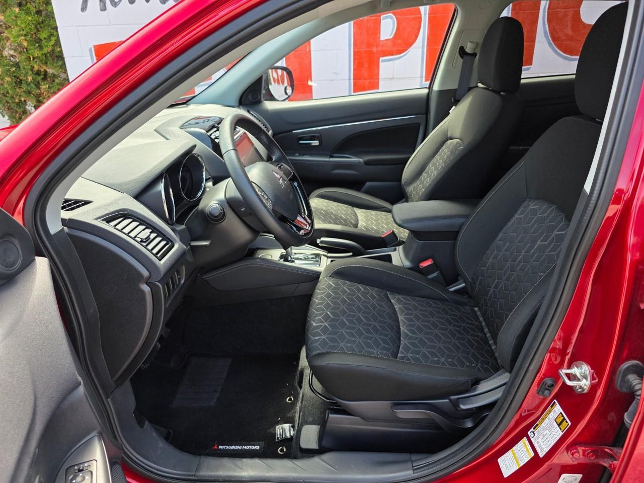 2023 Mitsubishi RVR SE 4dr Front-wheel Drive Photo