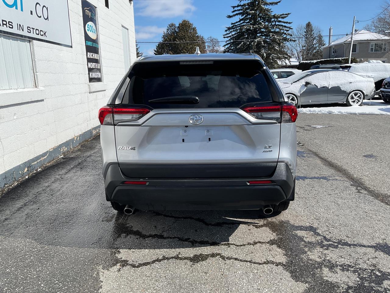 2025 Toyota RAV4 LE 4dr All-wheel Drive Photo