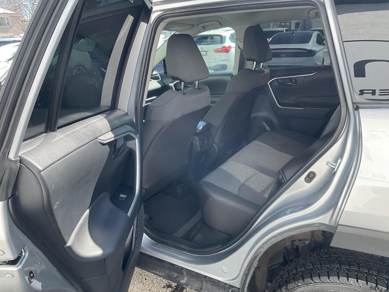 2025 Toyota RAV4 LE 4dr All-wheel Drive Photo