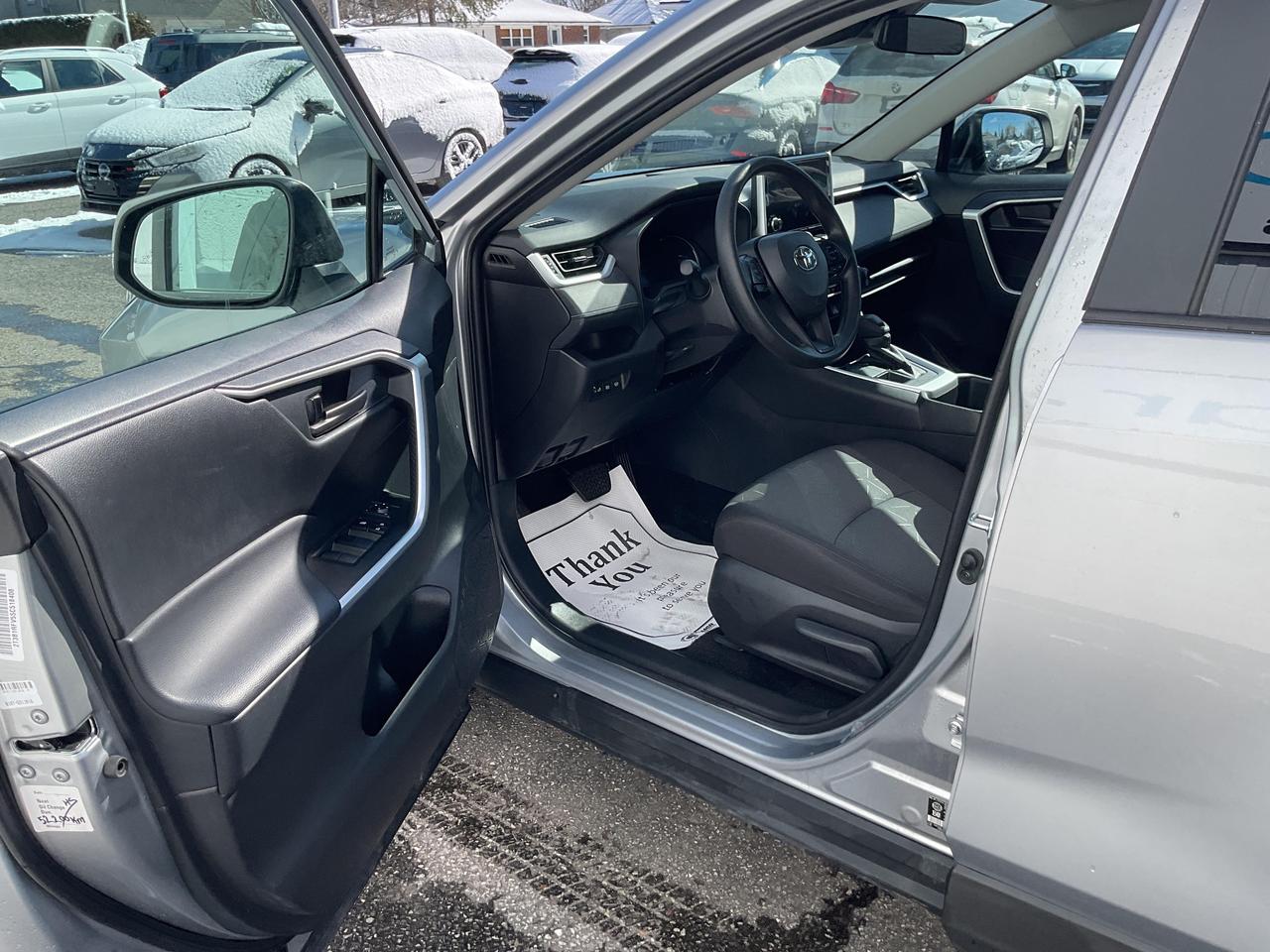 2025 Toyota RAV4 LE 4dr All-wheel Drive Photo