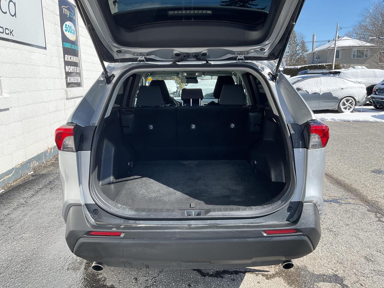 2025 Toyota RAV4 LE 4dr All-wheel Drive Photo