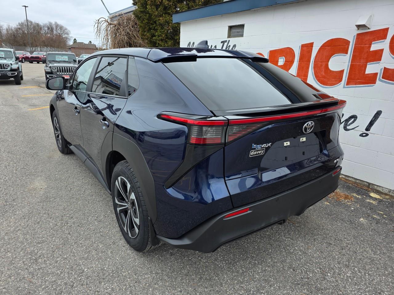 2023 Toyota bZ4X XLE 4dr All-Wheel Drive Photo