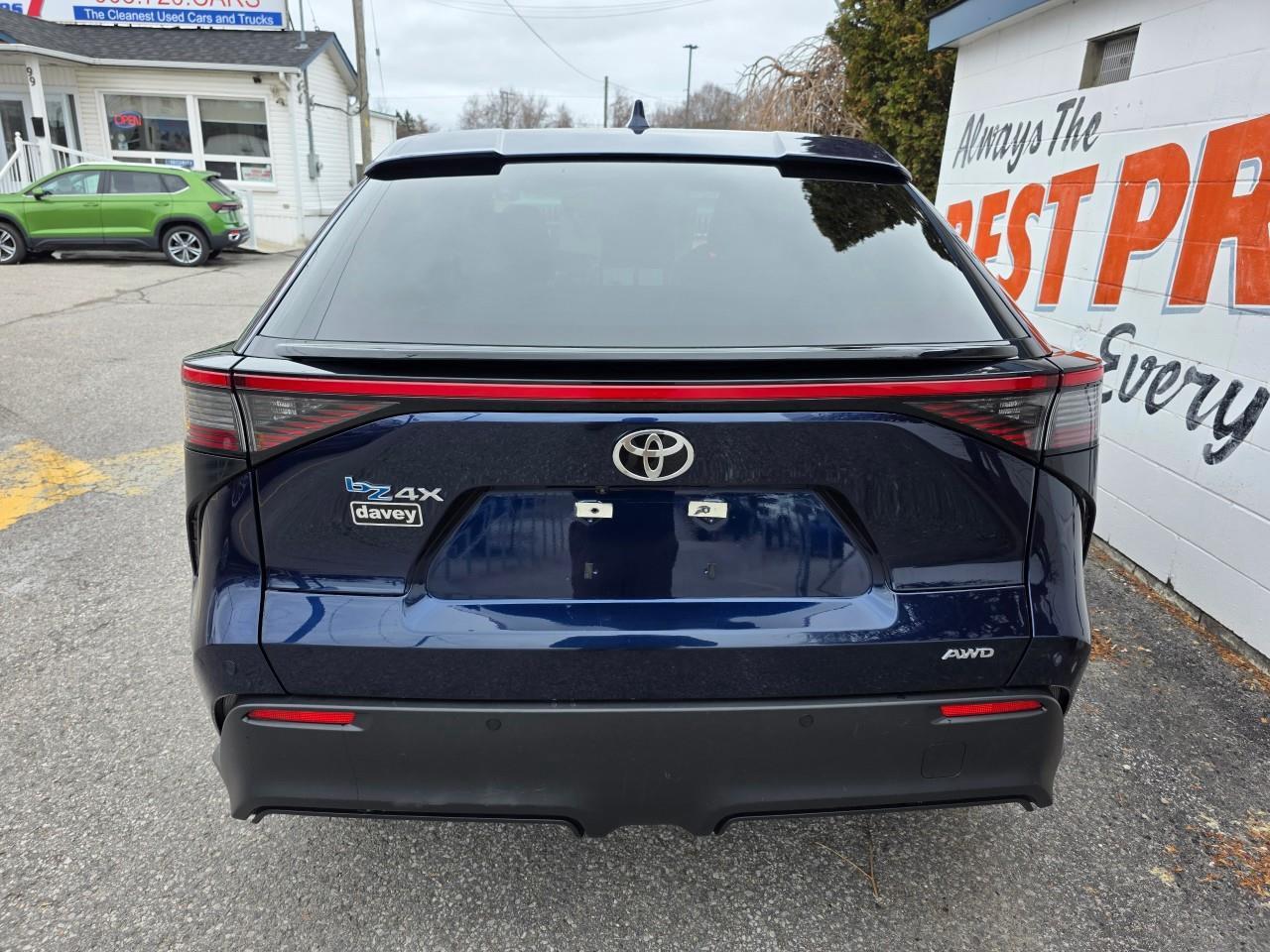 2023 Toyota bZ4X XLE 4dr All-Wheel Drive Photo