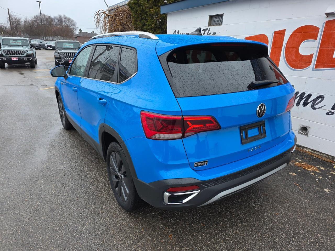 2024 Volkswagen Taos Comfortline 4dr Front-Wheel Drive Photo