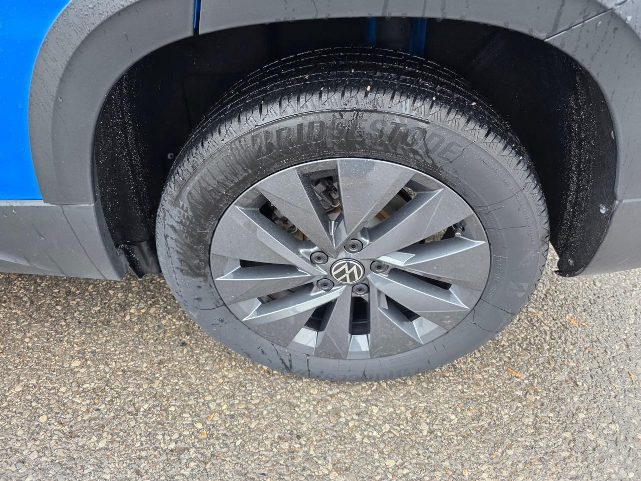 2024 Volkswagen Taos Comfortline 4dr Front-Wheel Drive Photo