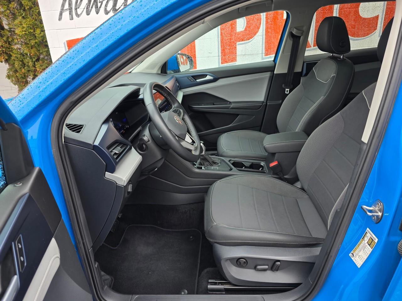 2024 Volkswagen Taos Comfortline 4dr Front-Wheel Drive Photo