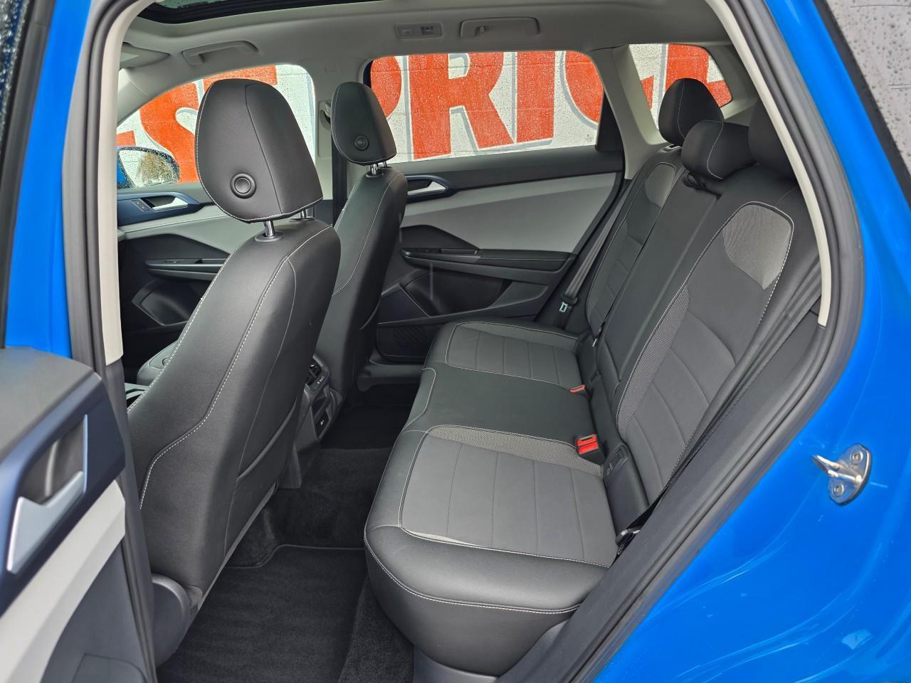 2024 Volkswagen Taos Comfortline 4dr Front-Wheel Drive Photo