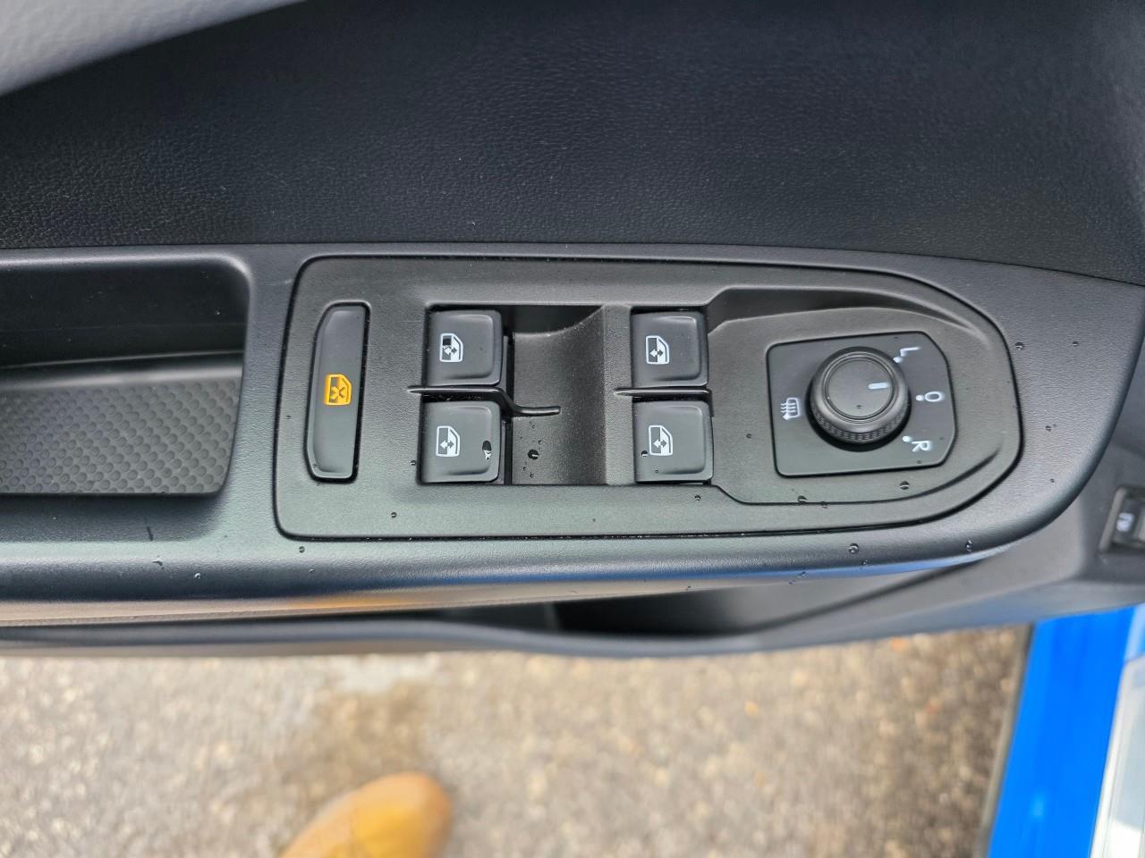 2024 Volkswagen Taos Comfortline 4dr Front-Wheel Drive Photo