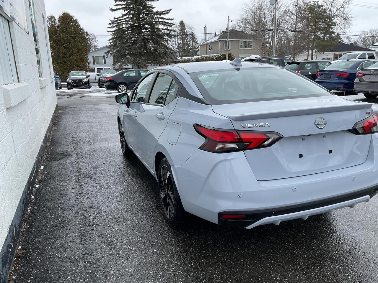 2024 Nissan Versa SR 4DR SEDAN Photo