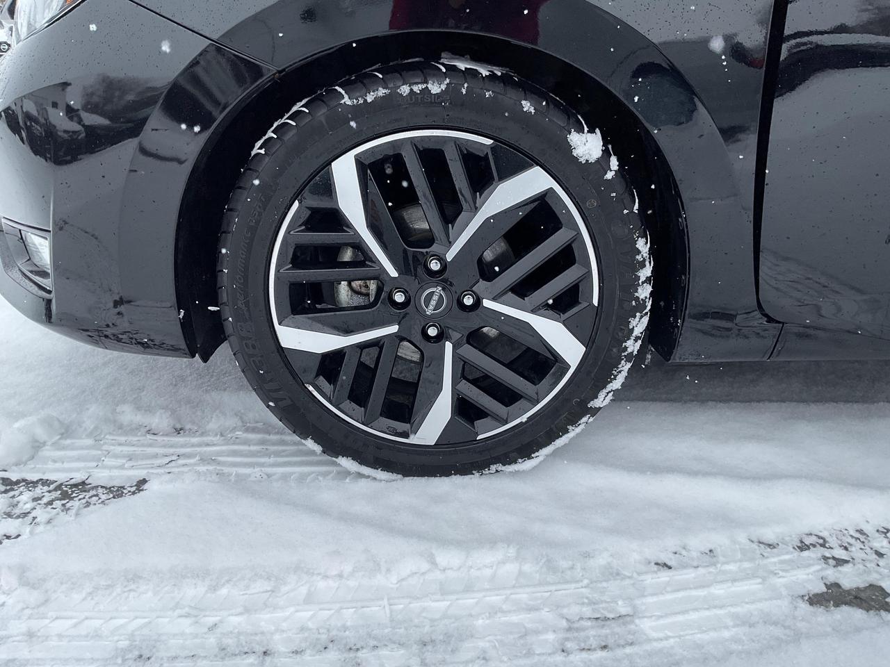 2024 Nissan Versa SR 4DR SEDAN Photo