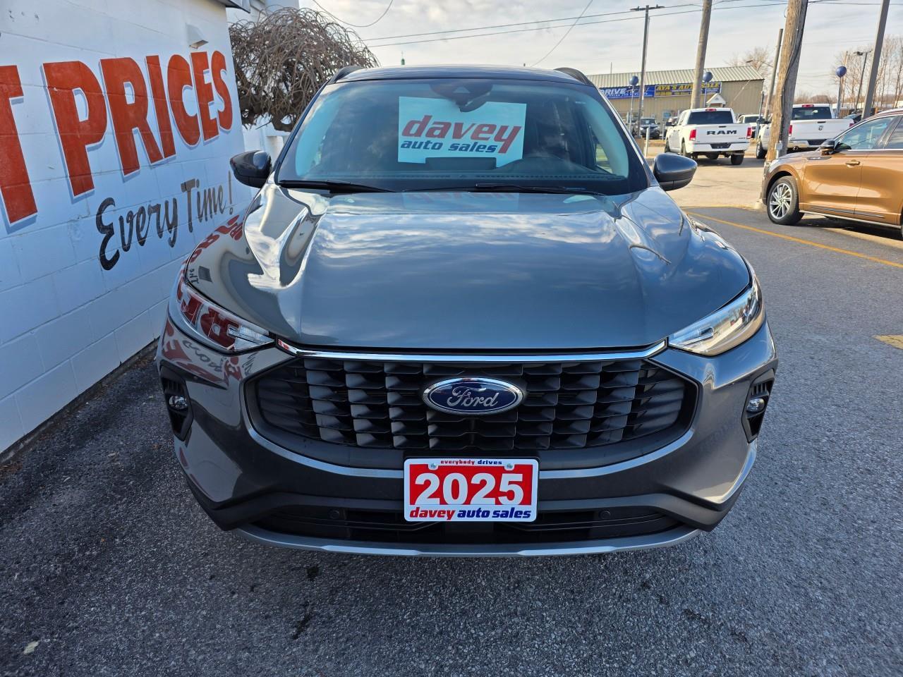 2025 Ford Escape PHEV 4dr Front-Wheel Drive Photo1