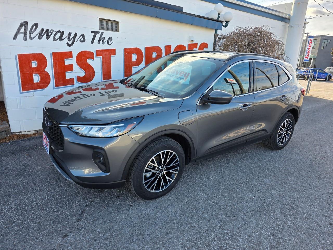 2025 Ford Escape PHEV 4dr Front-Wheel Drive Photo3