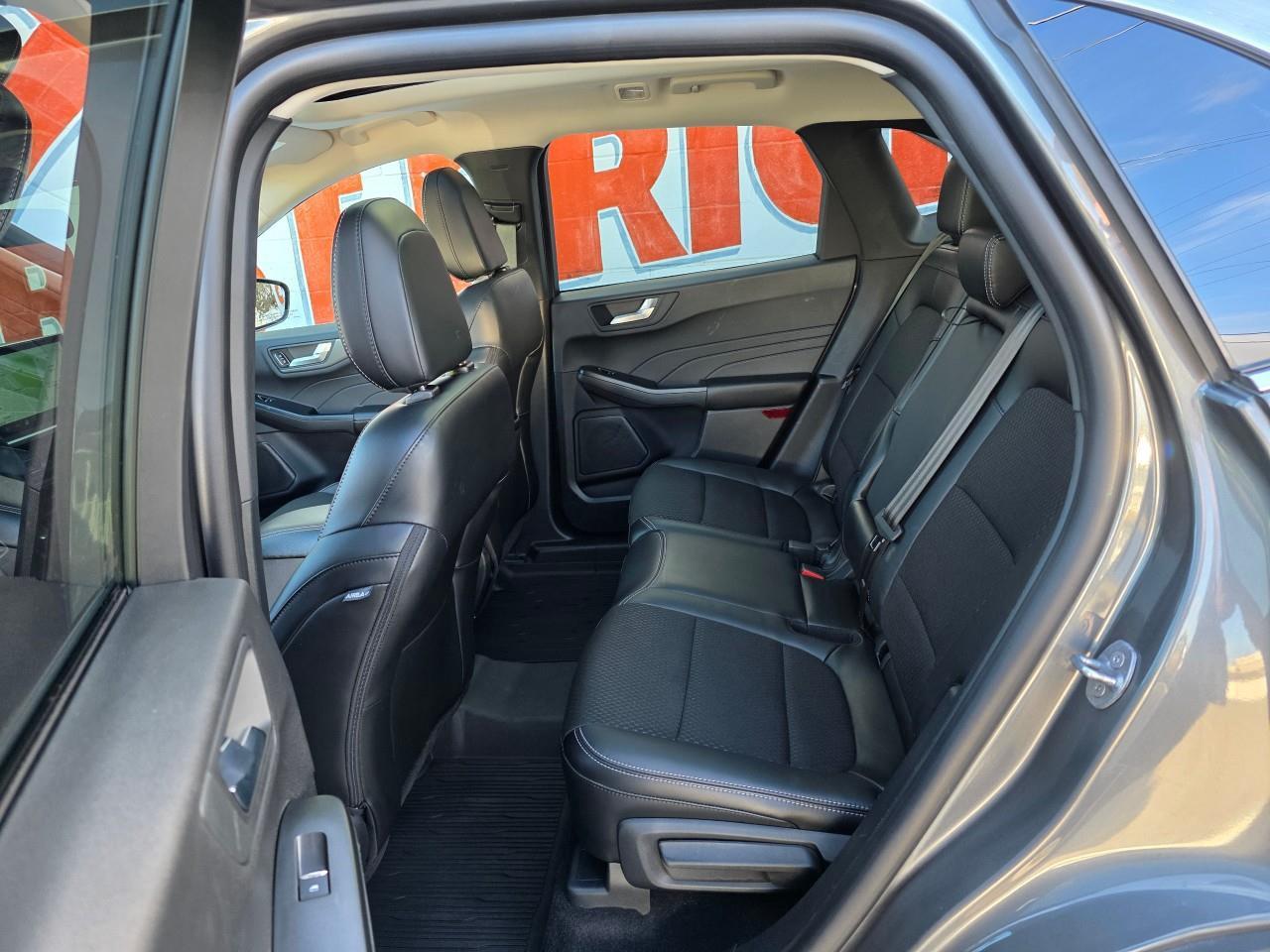 2025 Ford Escape PHEV 4dr Front-Wheel Drive Photo