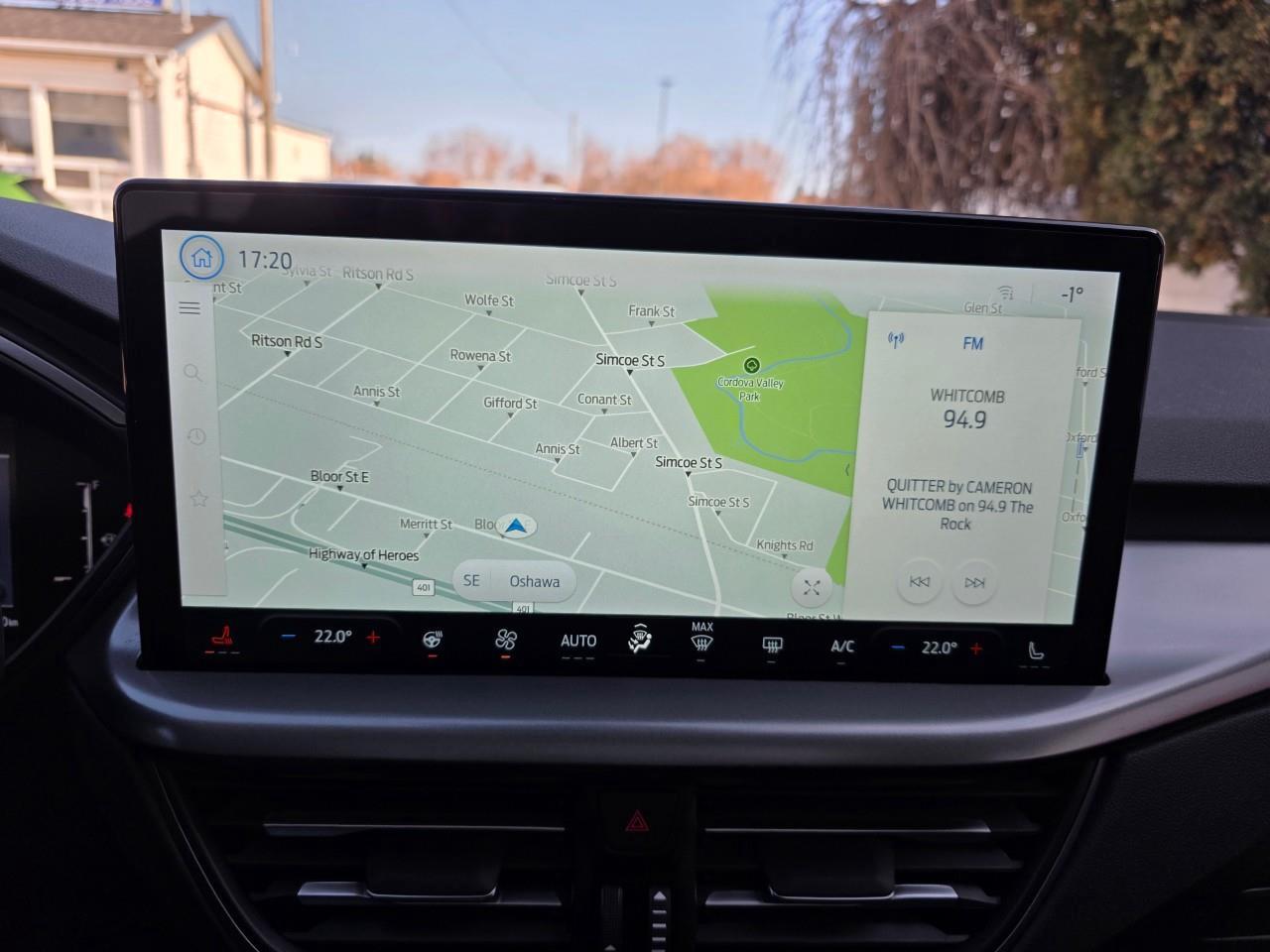 2025 Ford Escape PHEV 4dr Front-Wheel Drive Photo